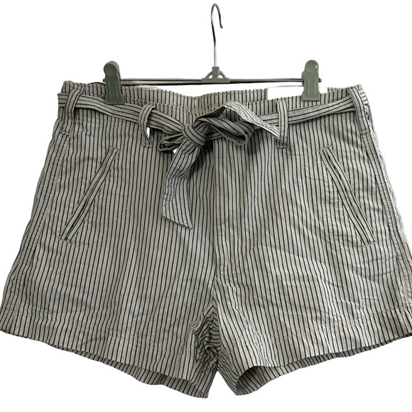 American Eagle Outfitters Pants - NWT American Eagle Hi-Rise Striped Tie-Waist Shorts Navy/Cream - Size 6